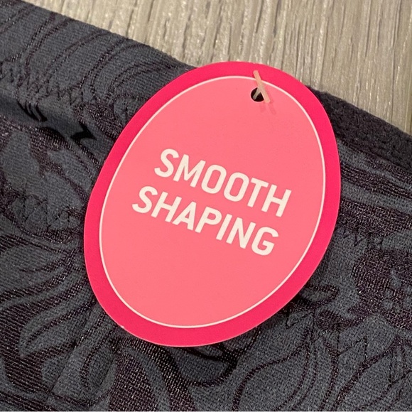 Flexees Maidenform Shapewear Firm Control Waist Nipper Size XL Black Floral NWT - Picture 4 of 11